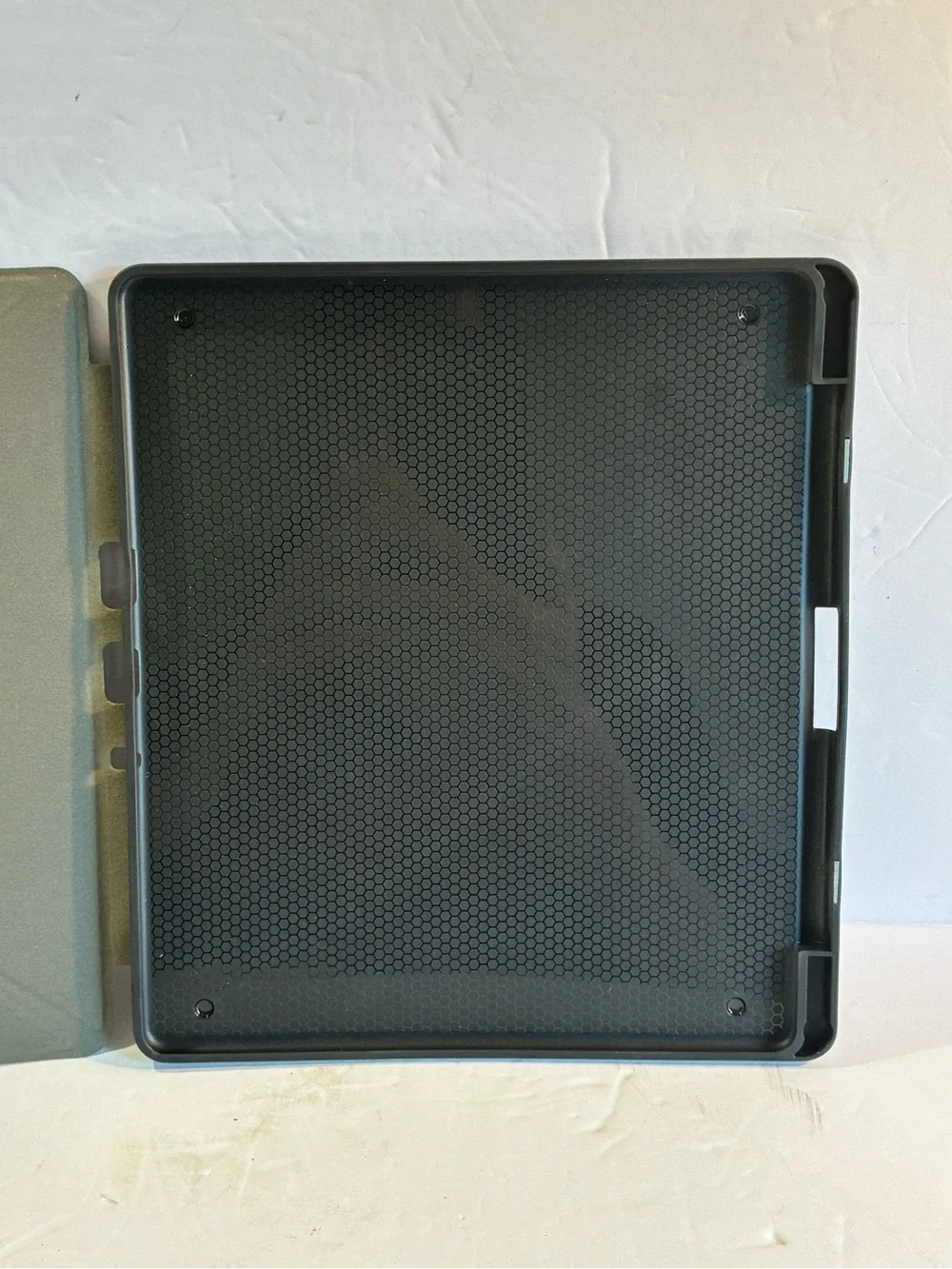 Flexible Honeycomb Protective Tablet Case Gray Black Folio Cover 9 1/8
